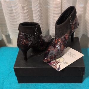 Donald J Pliner Snakeskin Patterned Ankle Boots